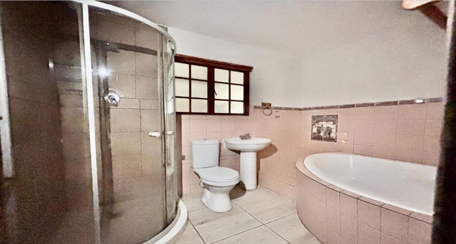 To Let 5 Bedroom Property for Rent in Melodie North West